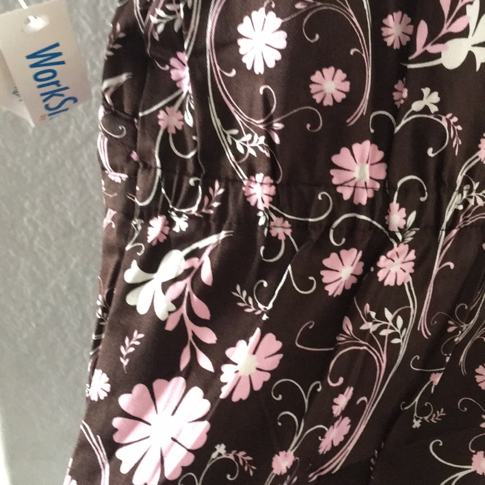 Medical Uniform Scrub Set - Picture 7 of 8